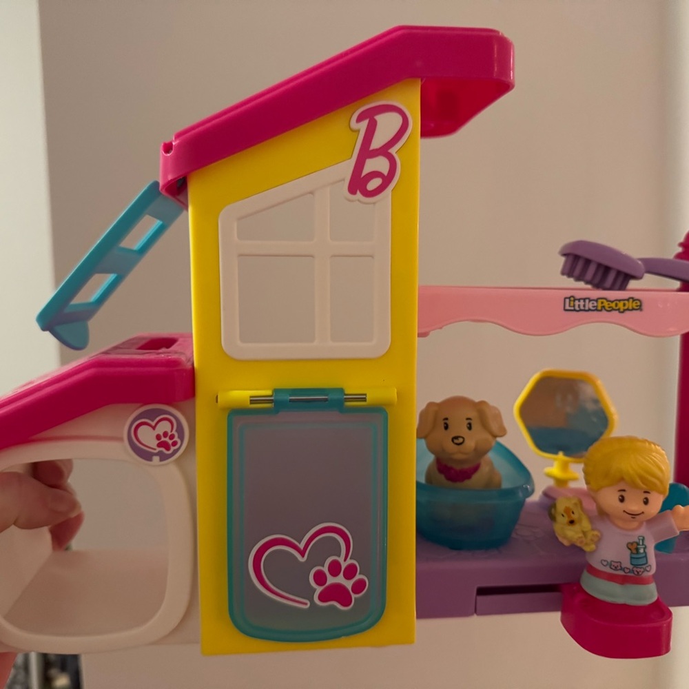 Fisher-Price Little People Barbie Play and Care Pet Spa Playset